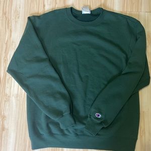 Oversized champion crew 😍